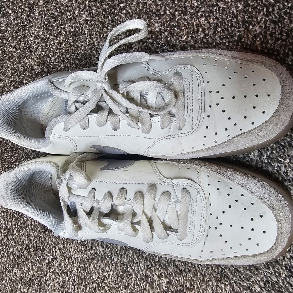 NIKE Court Vision Low Mens Trainers sz 9 - Picture 2 of 5